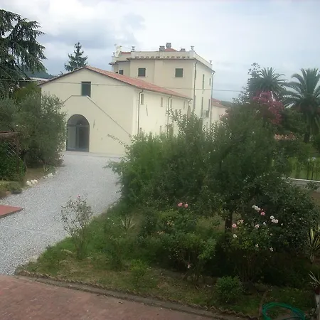 La Volpe E L'uva Casa di campagna Santo Stefano di Magra